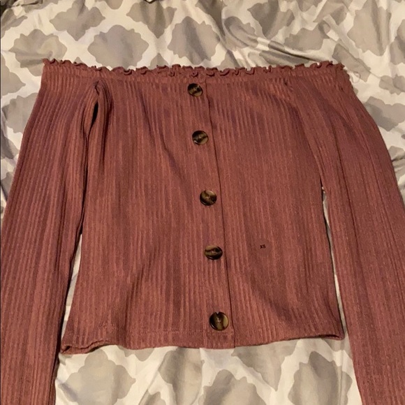 Tops - Off the shoulder shirt